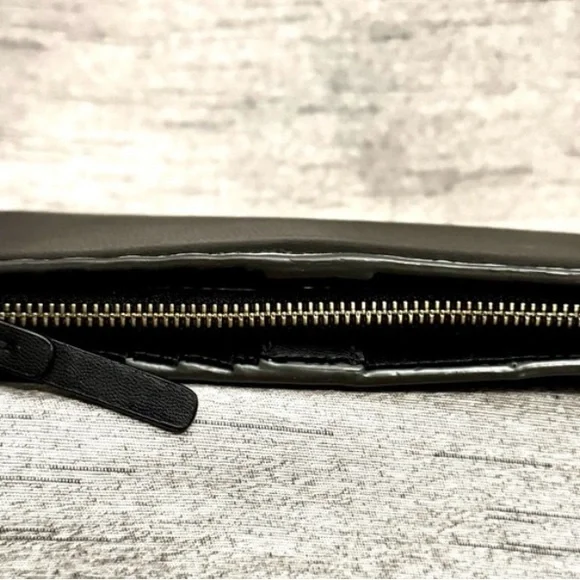 Kate Spade - EUC Black Pebbled Leather & White Trim Snap Wallet - 6.75” x 3.5” - Picture 7 of 9